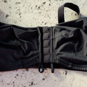 Liberare Accessible Magnetic-Close Bralette Size 38G